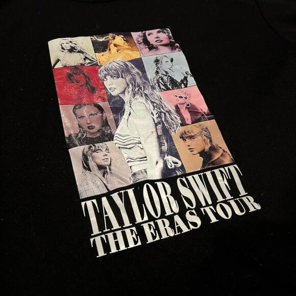 ★ Taylor Swift The Eras Tour Concert Merch Black Sweatshirt ★ - Picture 2 of 7